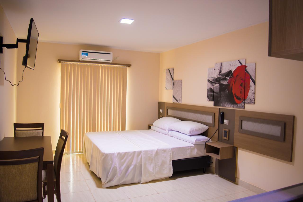 Austral Hotel Dos de Mayo Zewnętrze zdjęcie